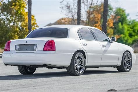 2003 lincoln town car reliability